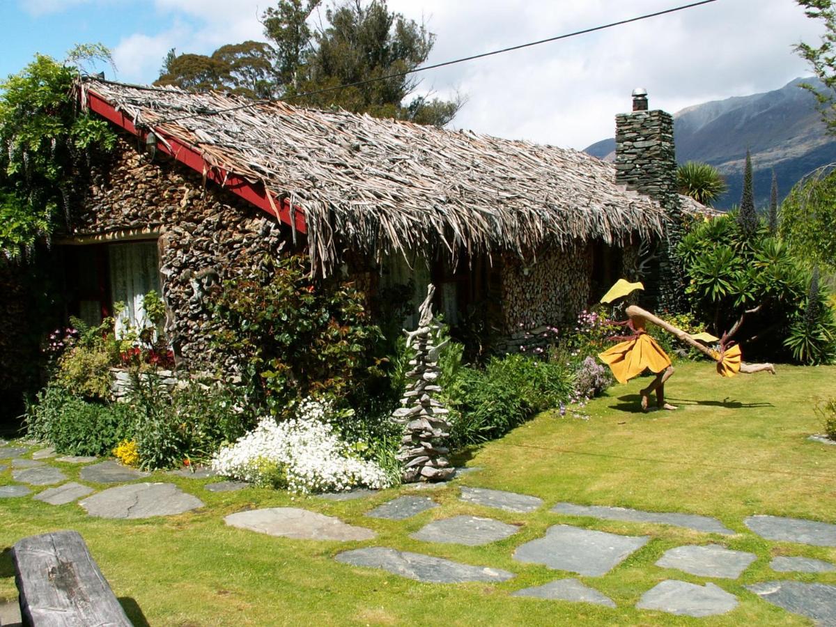 Little Paradise Lodge - Housity