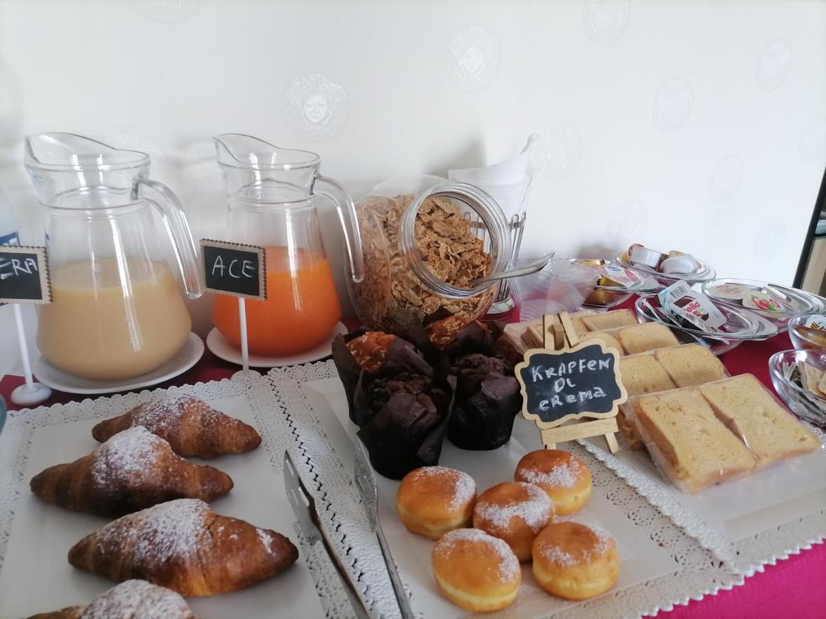 B&B Villa Esmeralda - Housity