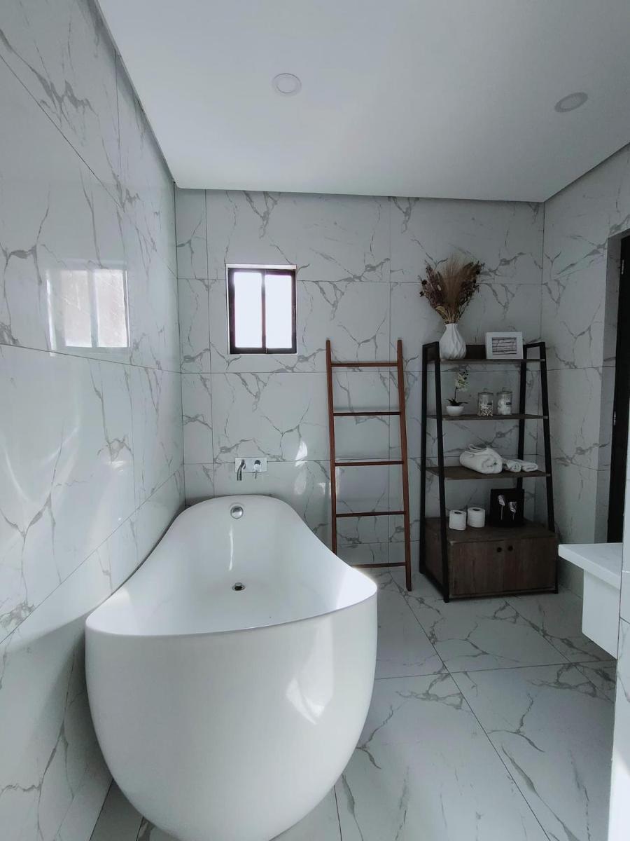 Villa inspired with exclusive dipping pool - Housity