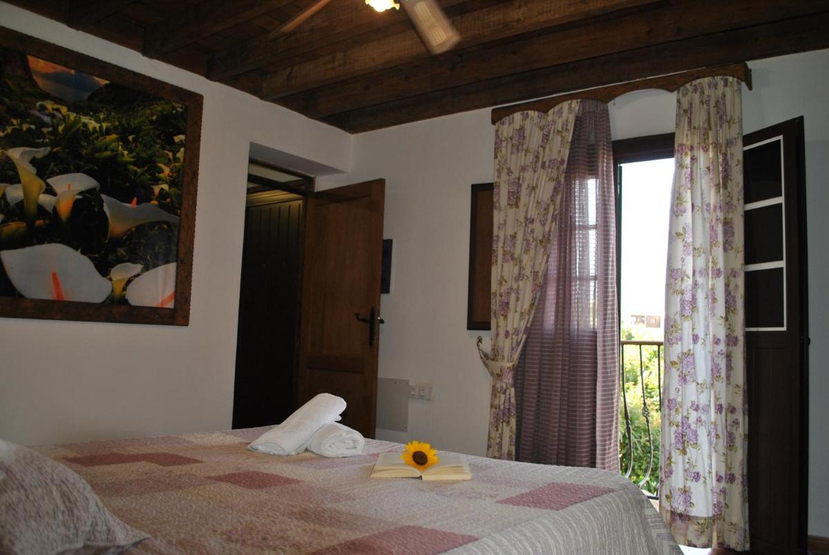 Casa Rural Aca y Papá Juan - Housity