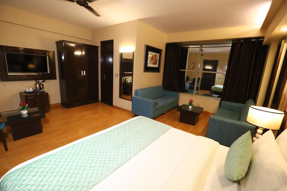Suitetrails - The Palm Spring a Boutique Hotel Naraina New Delhi