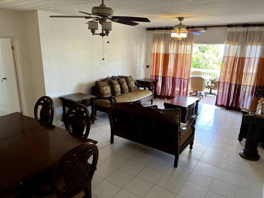THE COZY HOUSE TWO, 3 BEDROOM BEACH FRONT - Housity
