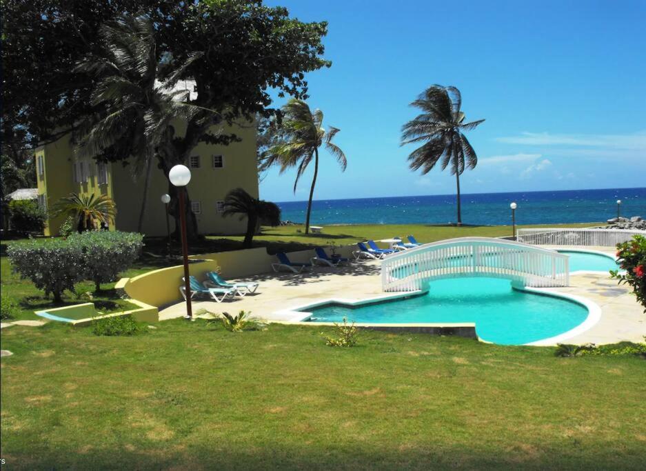 THE COZY HOUSE TWO, 3 BEDROOM BEACH FRONT - Housity