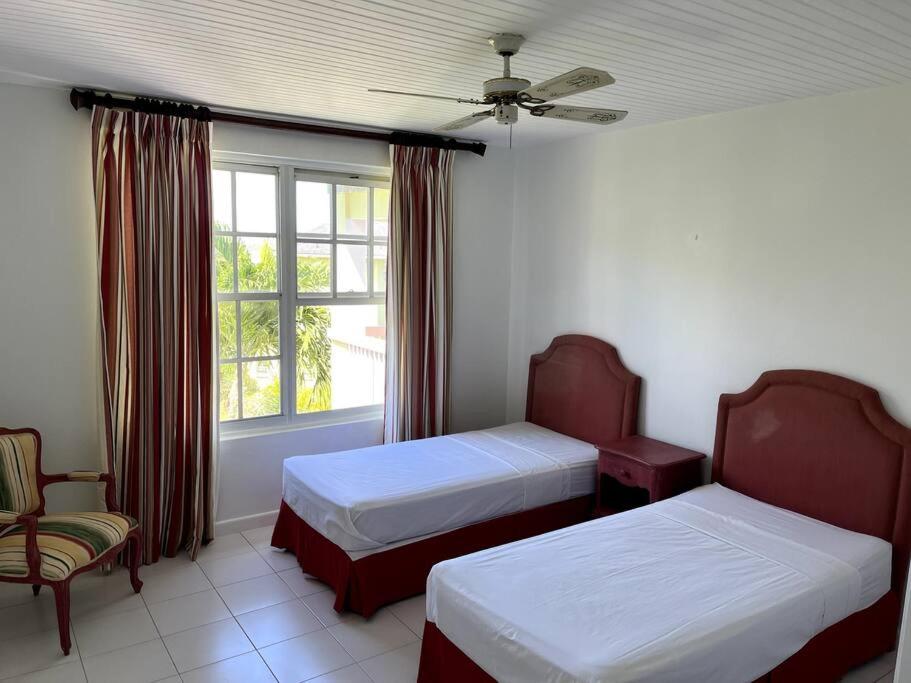 THE COZY HOUSE TWO, 3 BEDROOM BEACH FRONT - Housity