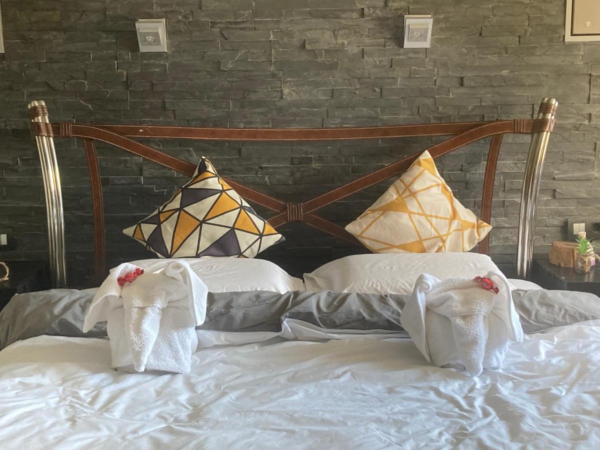 The Lodge - Housity