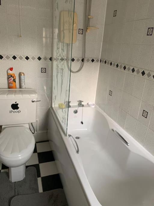 Cheerful 3-bedroom house - Housity
