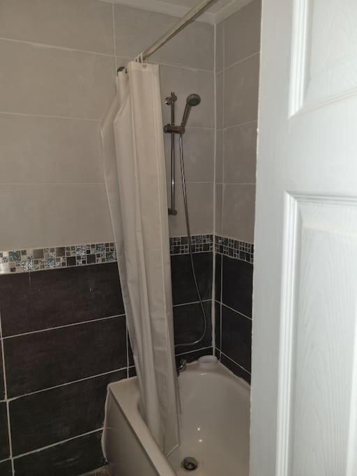 Cheerful 3-bedroom house - Housity