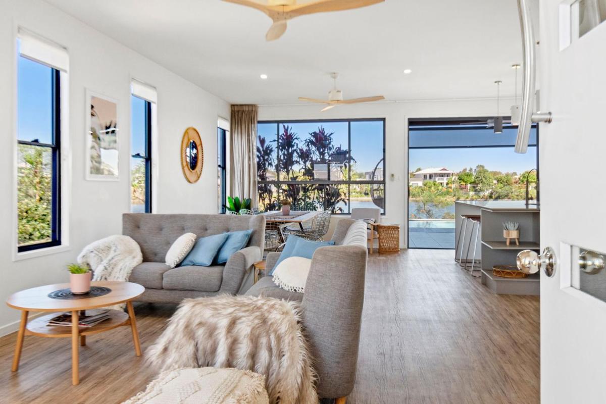 Serenity Lake House - Housity