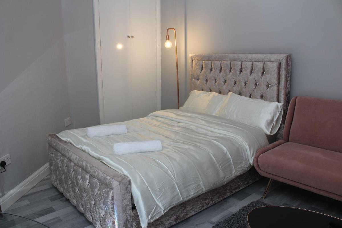 Cosy Central Luton Studio Flat -Ideal for Airport! - Hizvo