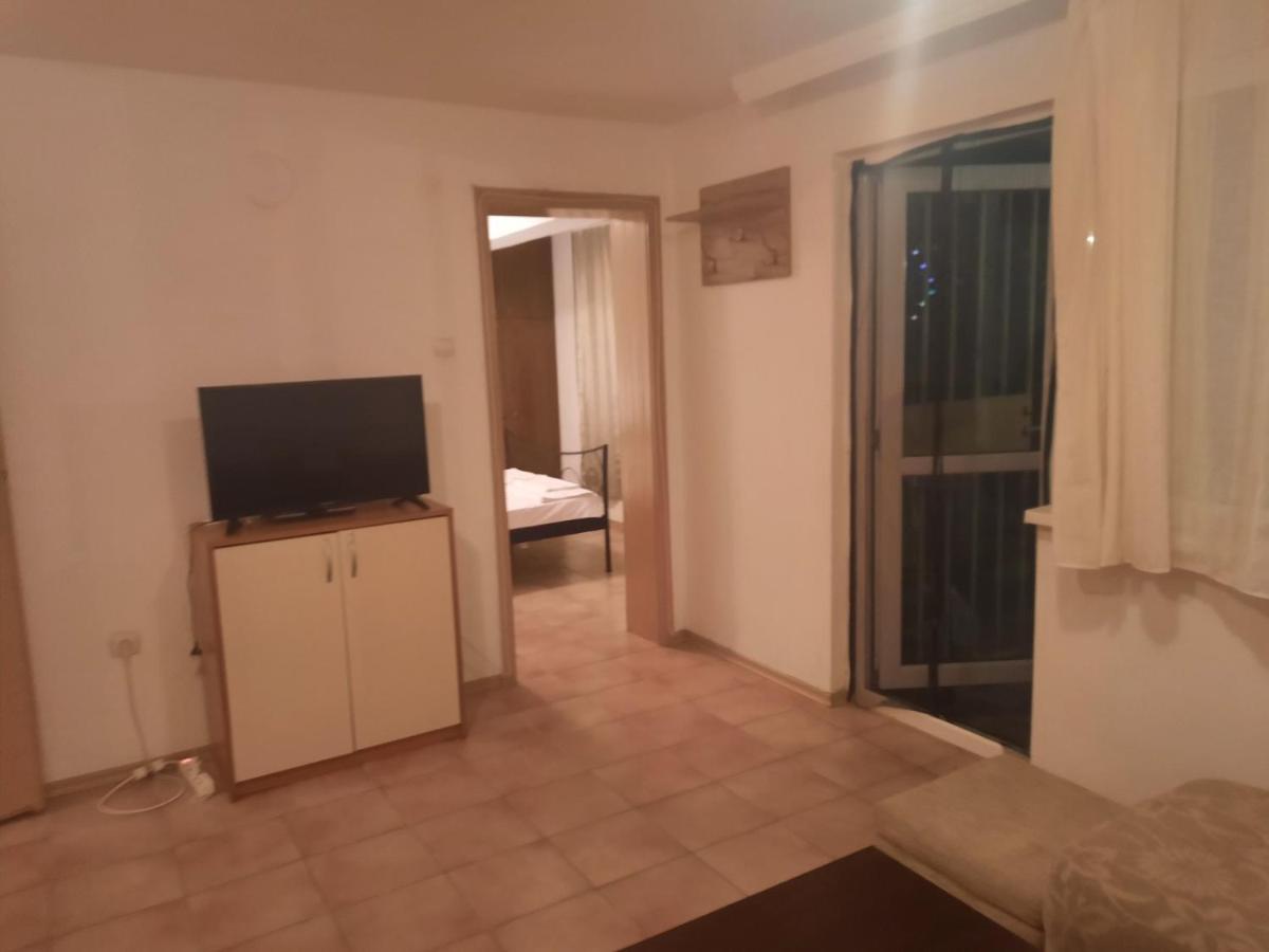 Suitetrails - Entire house with private garden and garage