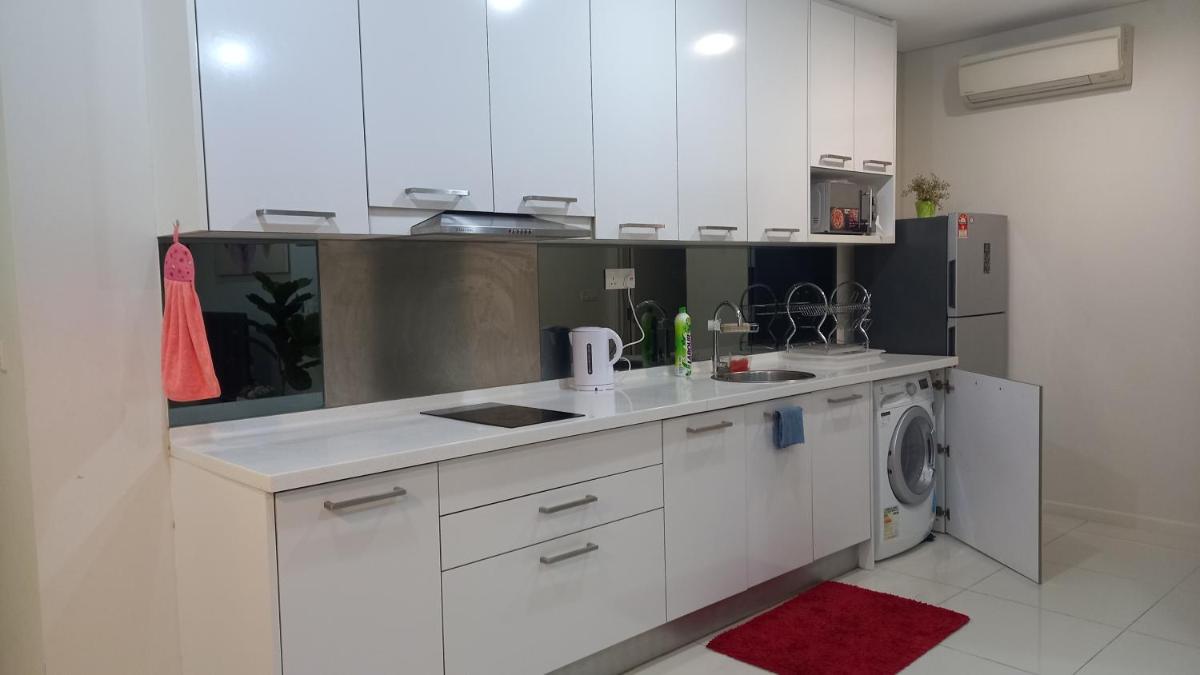 Suitetrails - One Bedroom Apartment @ Mercu Summer