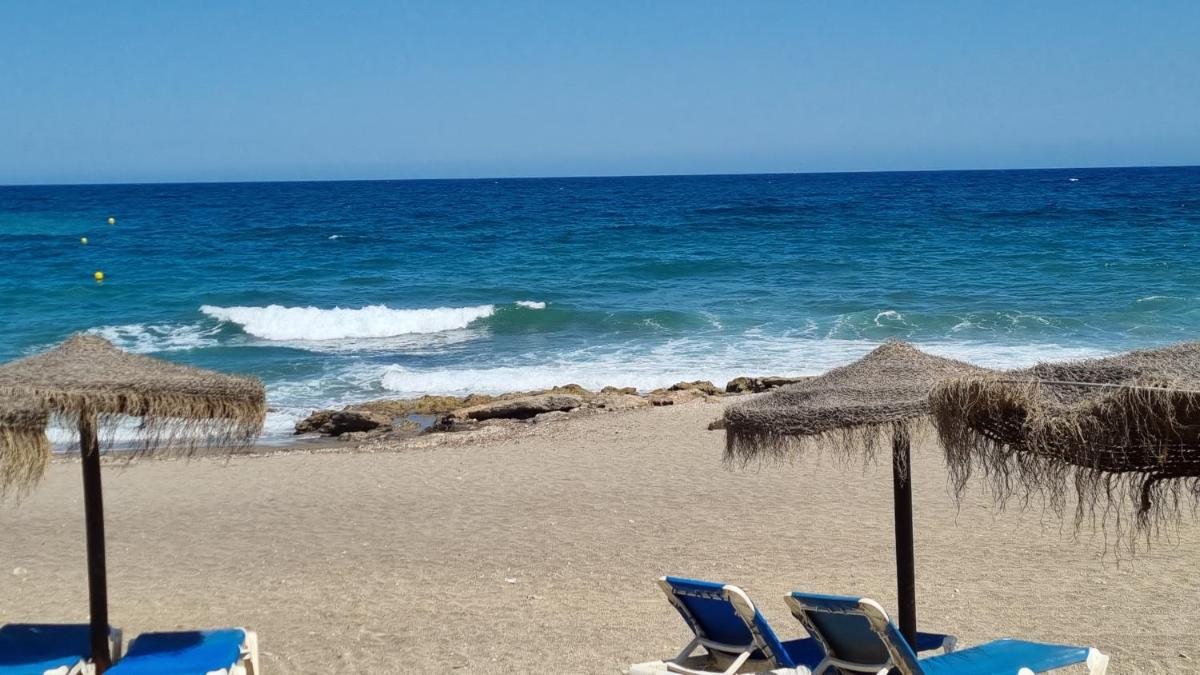 Fabuloso apartamento,1a línea de playa a estrenar. - Housity