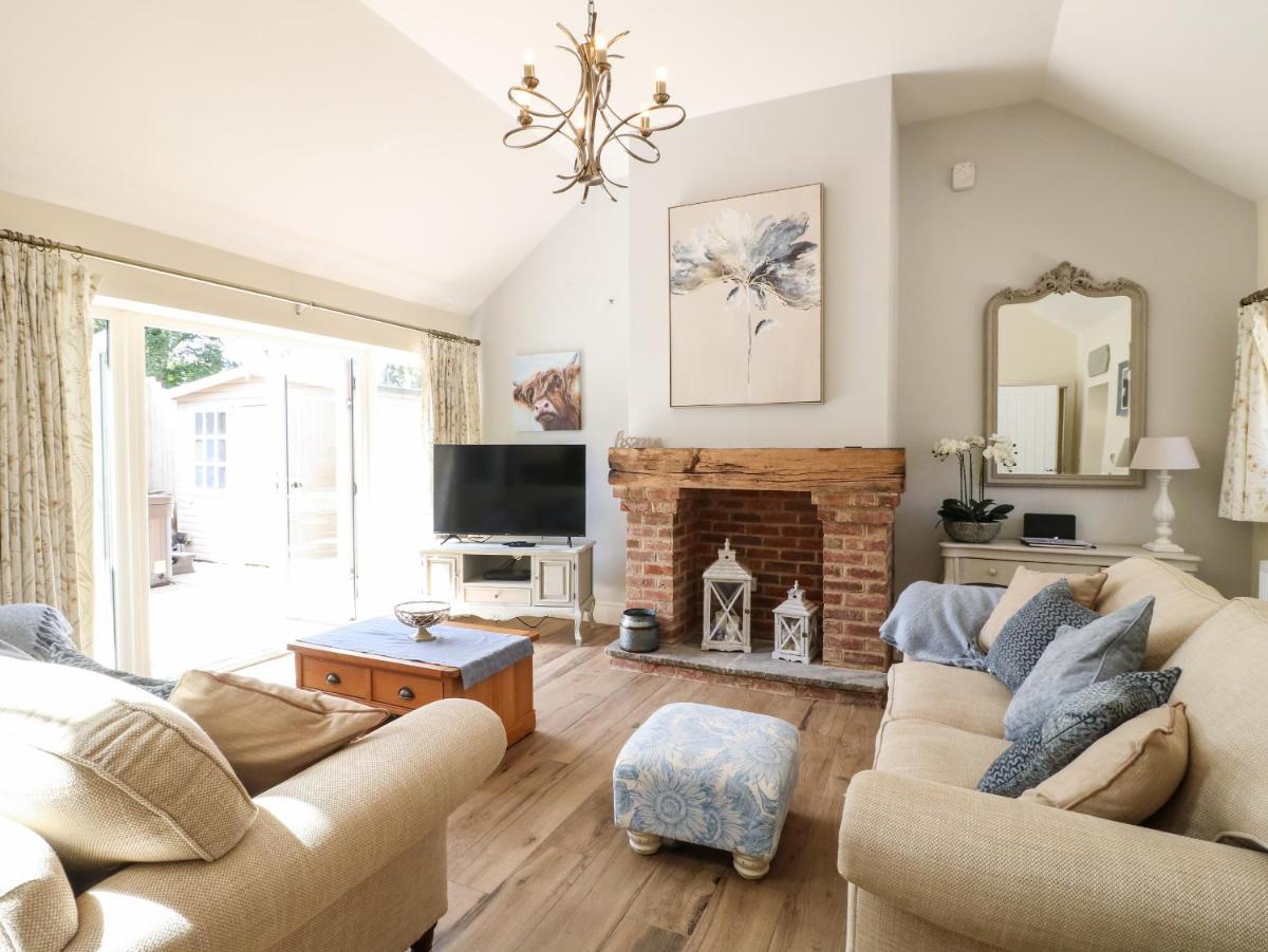 Churn Dash Cottage - Housity