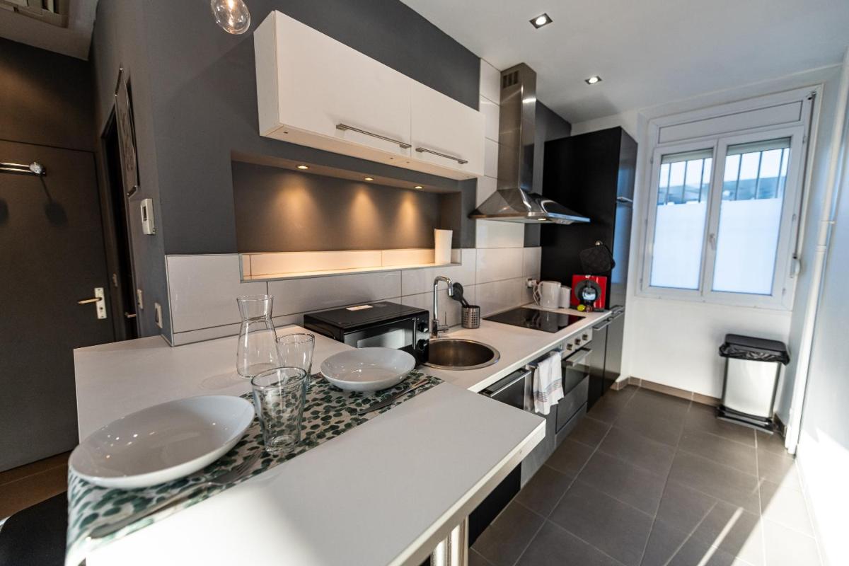 Théa : Studio avec parking privé - Actif+ Location- - Housity