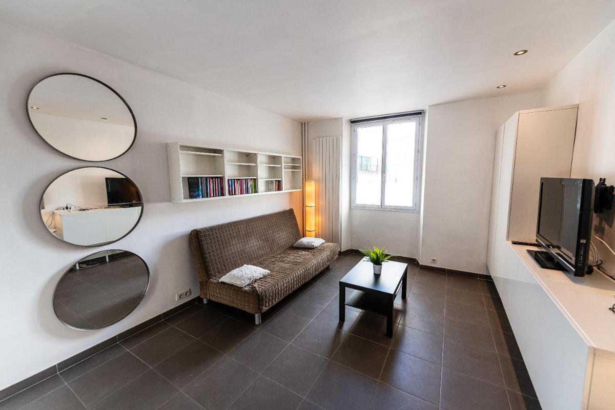 Théa : Studio avec parking privé - Actif+ Location- - Housity