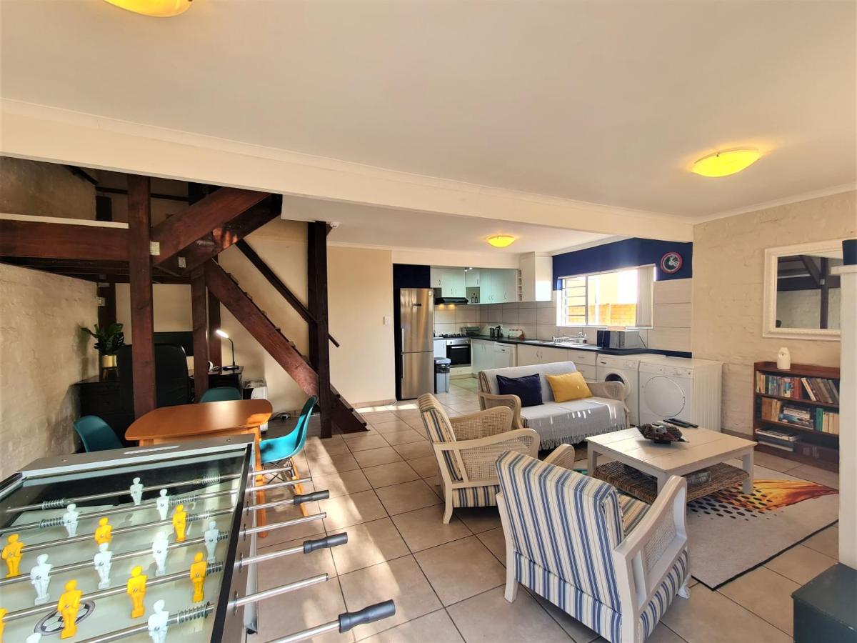 Walters Lane Comfort Apartment 2 - No Loadshedding - Housity