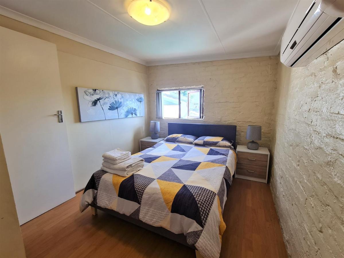 Walters Lane Comfort Apartment 2 - No Loadshedding - Housity