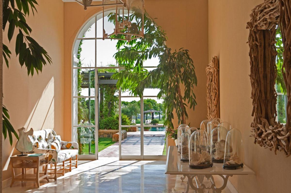 Jardín al aire libre en Finca Cortesin Hotel Golf & Spa