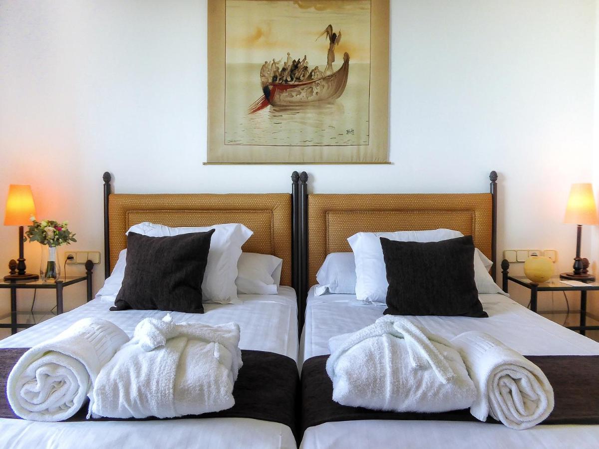 Cama o camas de una habitación en Termes Montbrio Hotel & Spa