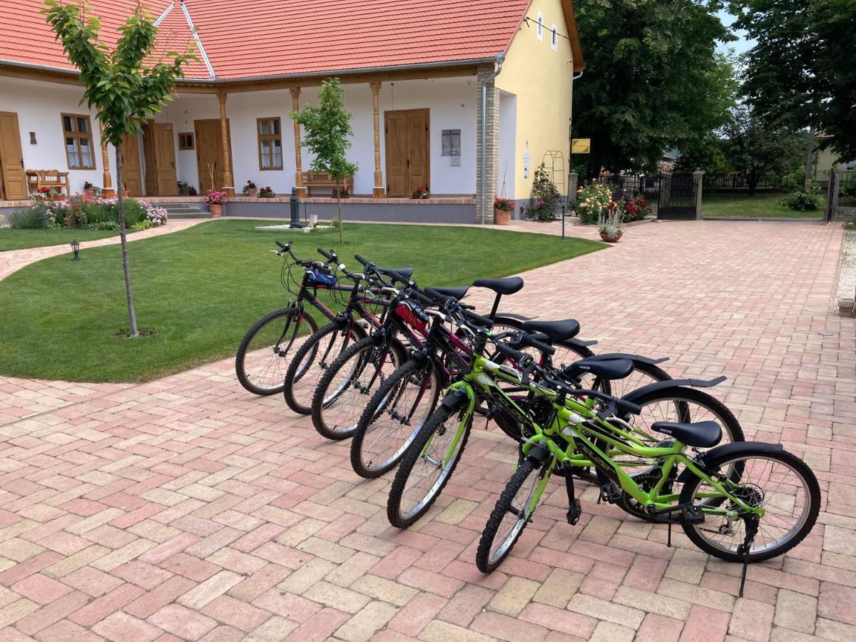 Suitetrails - Gyöngyike Vendégház - Szakály