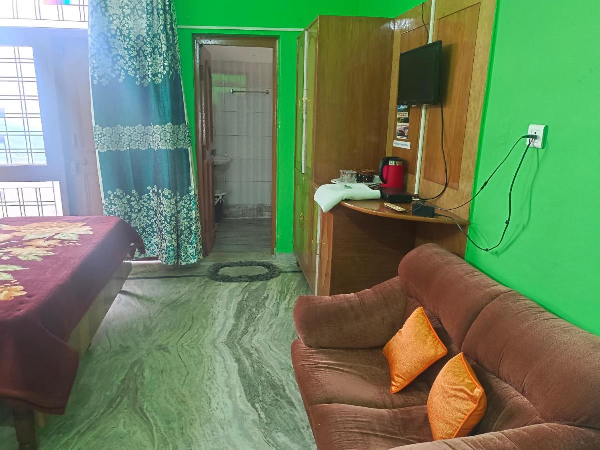Hotel Shiv Palace - Housity
