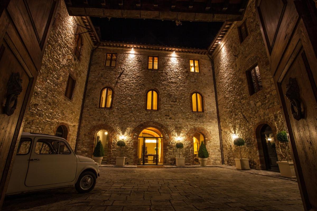 Castello La Leccia - Housity