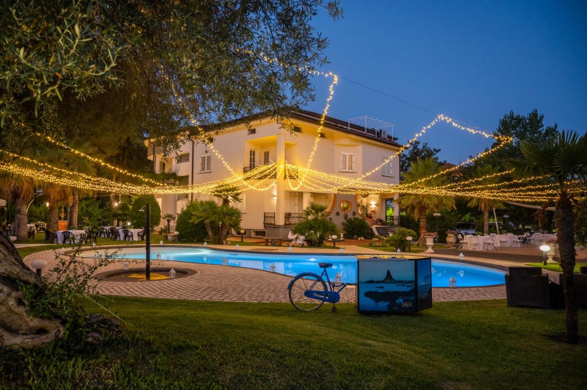 B&B Blanc Maison Etna Relais & Charme - Housity