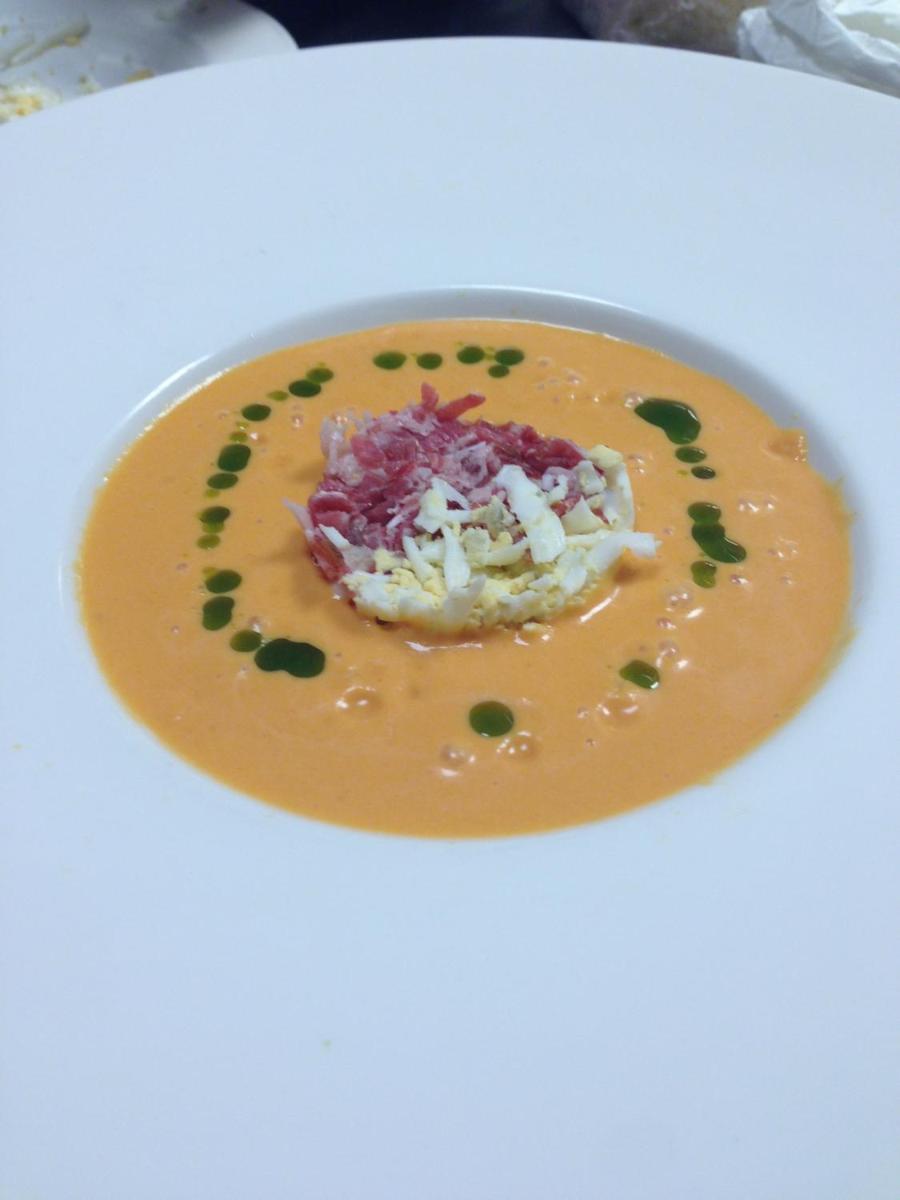 Comida en o cerca de este hotel