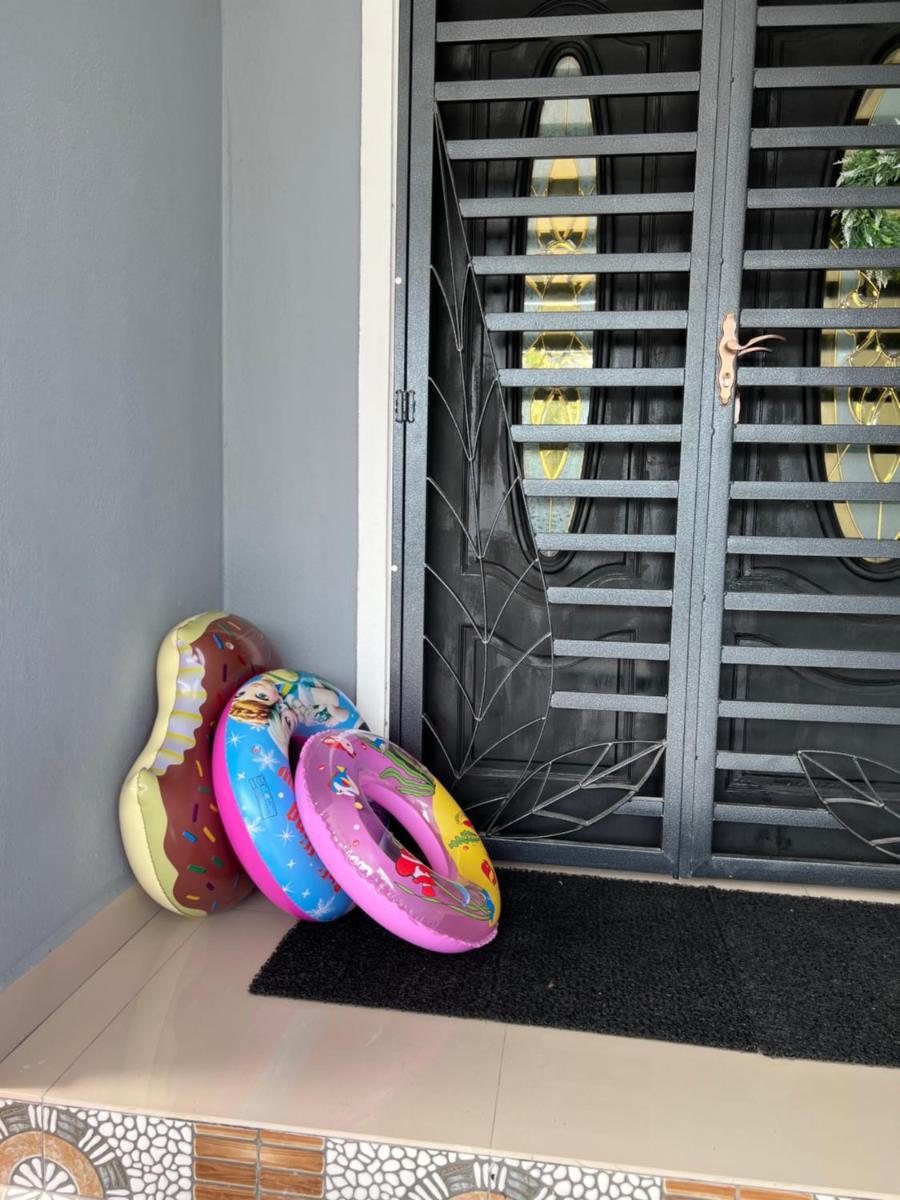 kelabu homestay with private pool - Housity