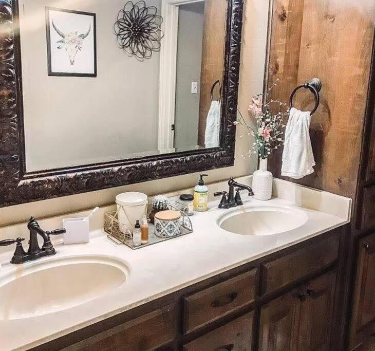 New Listing by SuperHost! Walk to Texas Tech! - Housity