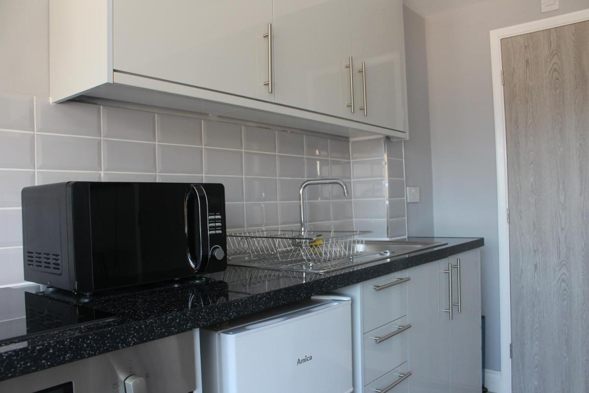 Lovely Central Luton Studio - Ideal for Airport! - Hizvo