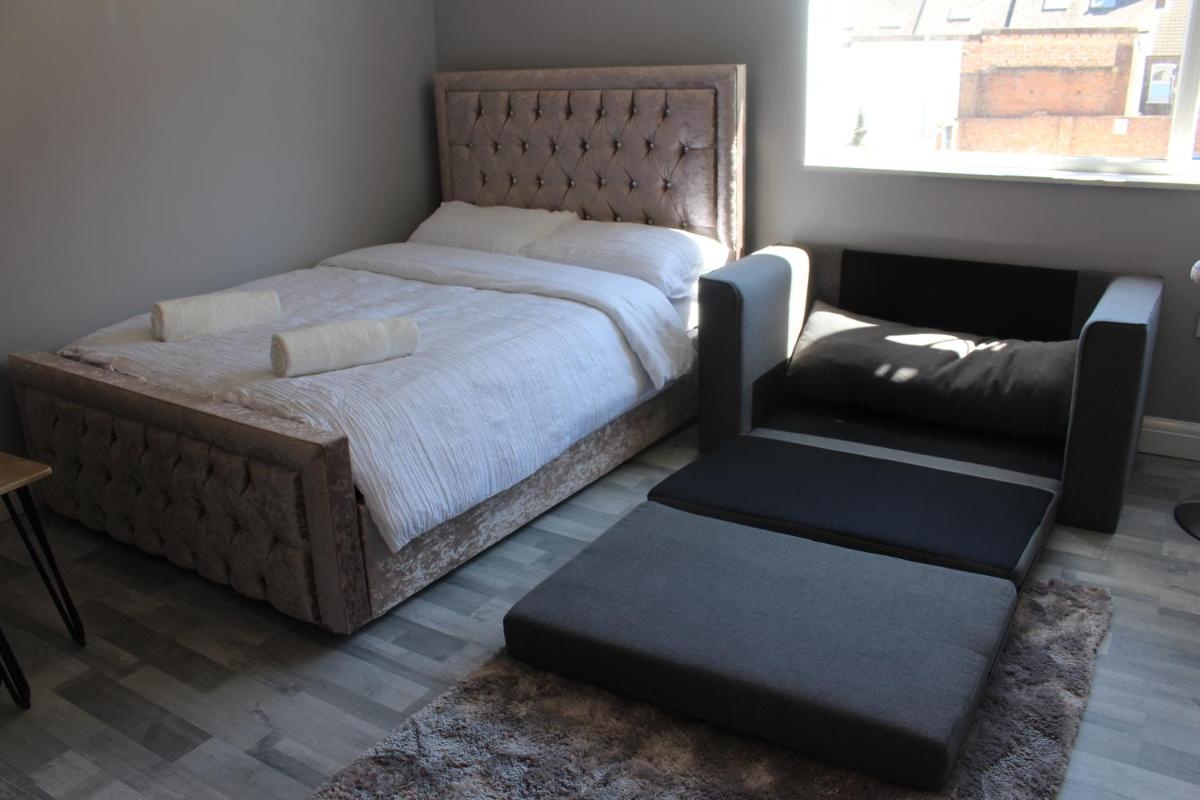 Lovely Central Luton Studio - Ideal for Airport! - Hizvo