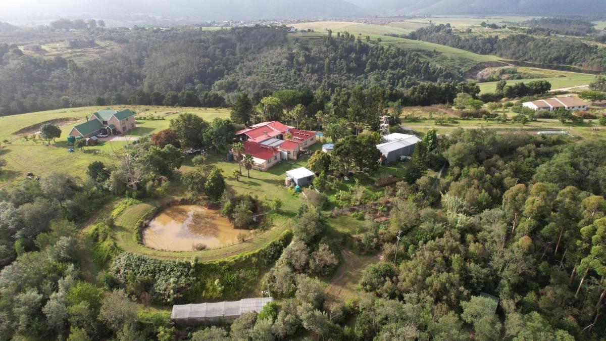 Hilltop Getaway - Housity