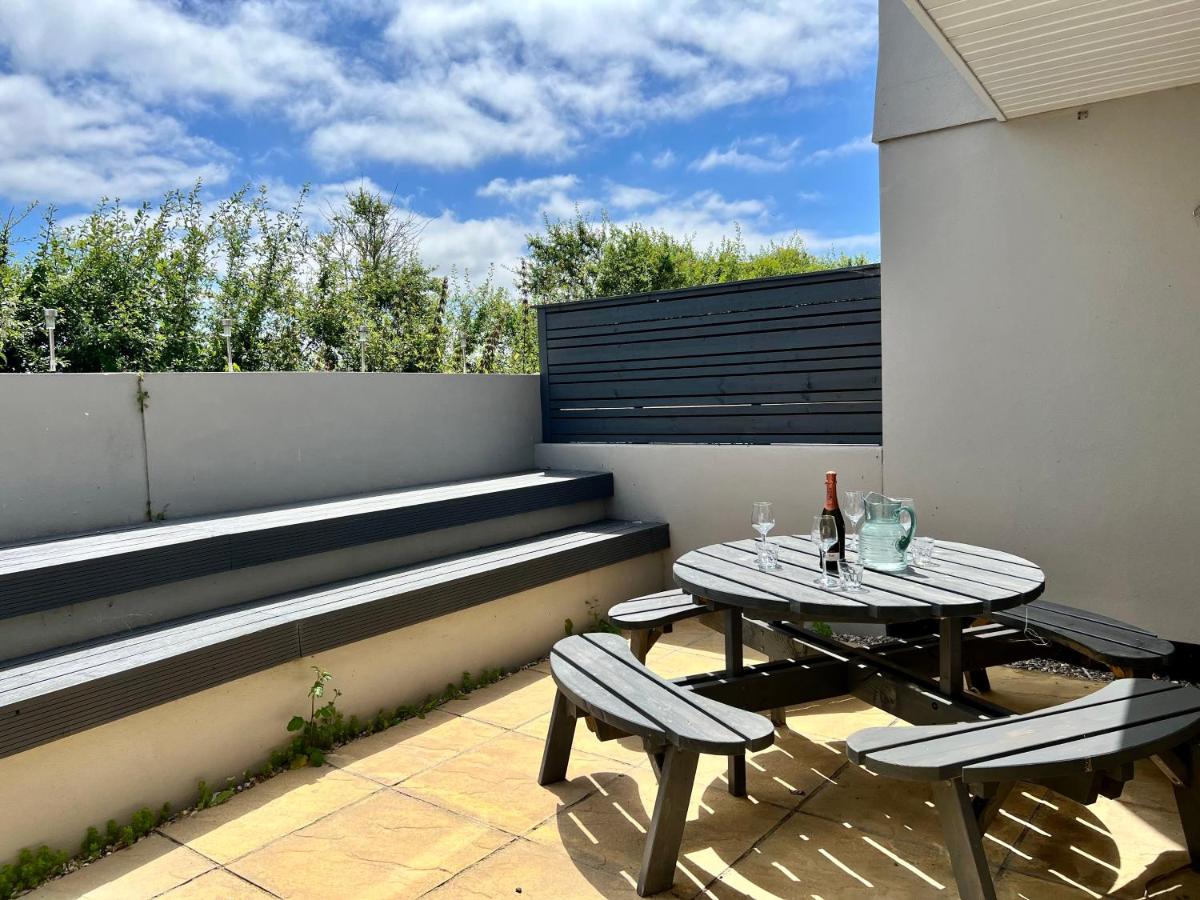 Modern spacious 4Bed House in Porth Newquay Brambl - Housity