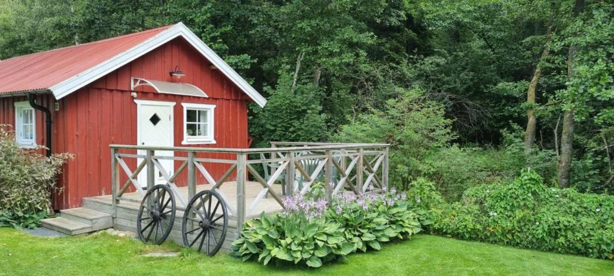 Lillstugan i idyllisk lugn miljö nära Hällungen, Stenungsund - Housity
