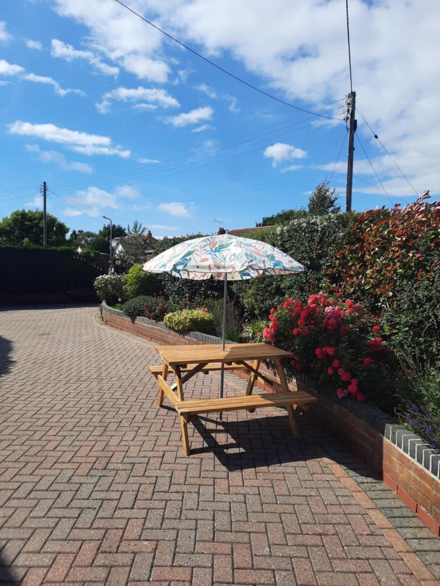 Greenlands Guest House - Housity