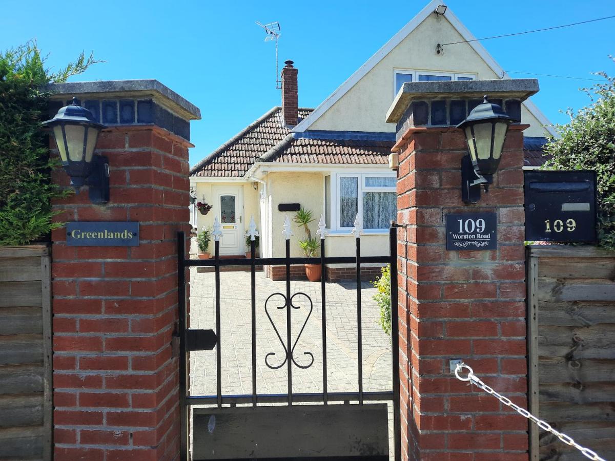 Greenlands Guest House - Housity
