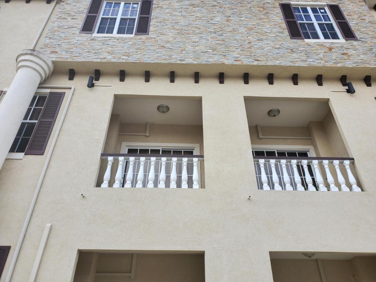 Georgetown Splendour - Housity