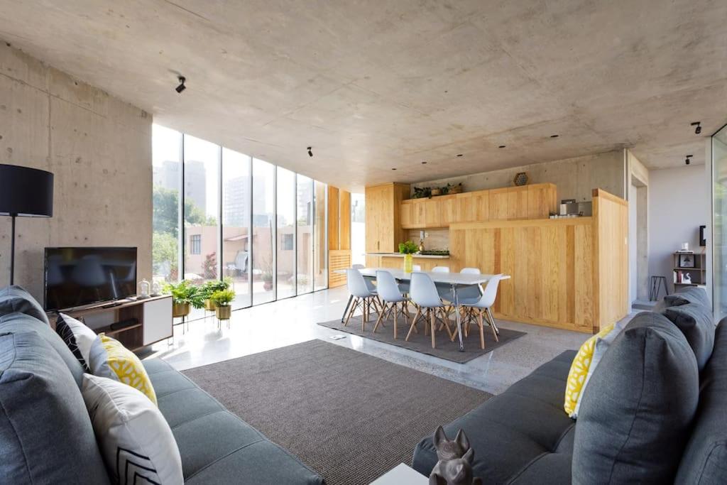 A3  next to Chapultepec Park - Housity