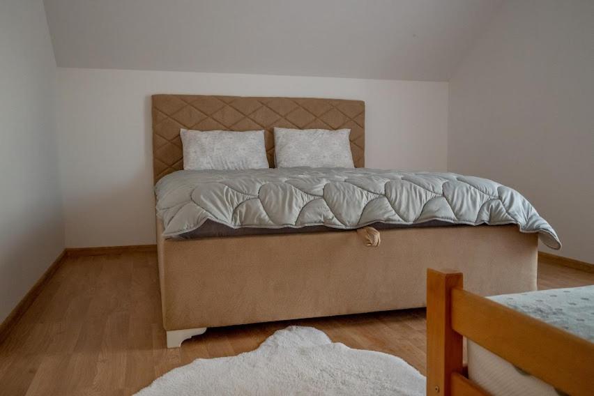 Gazdinstvo Popovic,Kucka Korita-Podgorica - Housity