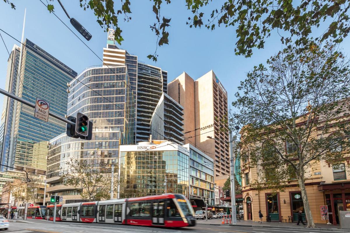 Meriton Suites Campbell Street, Sydney - Housity