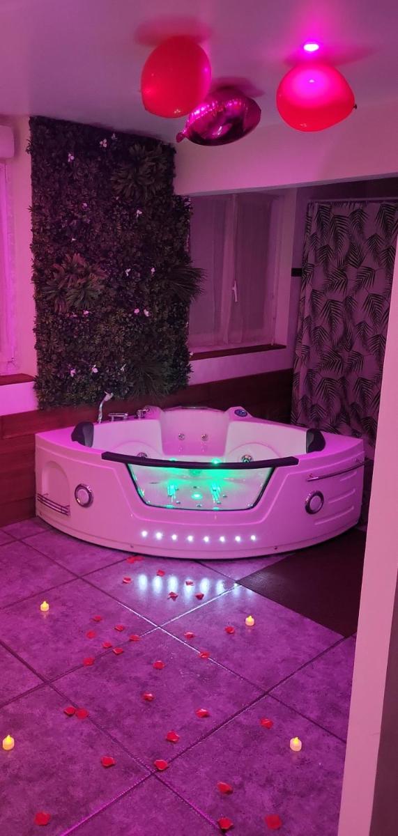 Love Room Appartement avec jacuzzi - Hizvo