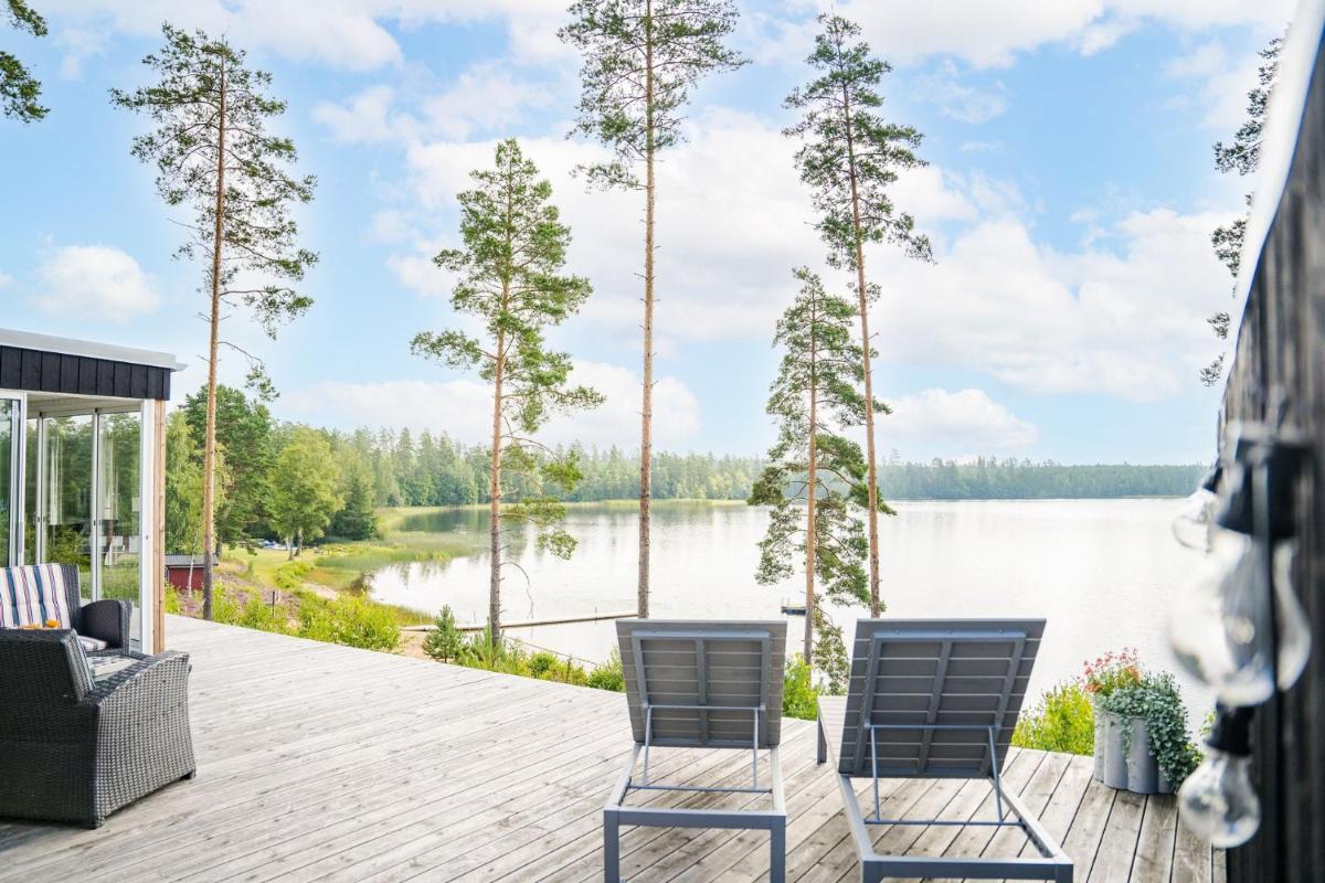 Fantastic house in Vaggeryd with a panoramic location by the lake Fangen - Housity