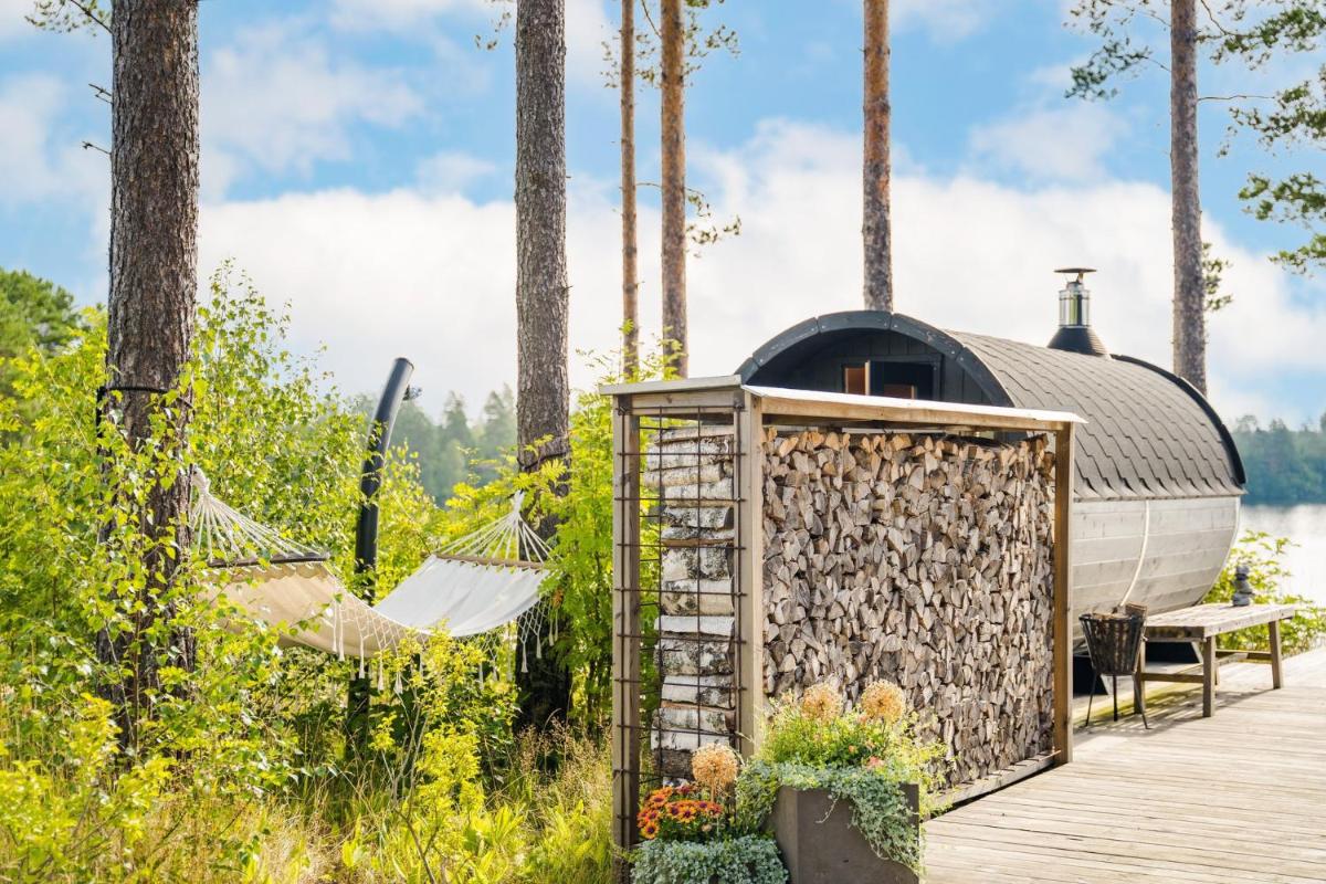 Fantastic house in Vaggeryd with a panoramic location by the lake Fangen - Housity