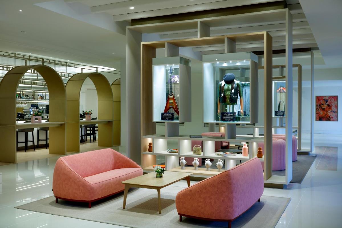 Zona de estar de Hard Rock Hotel Marbella - Puerto Banús