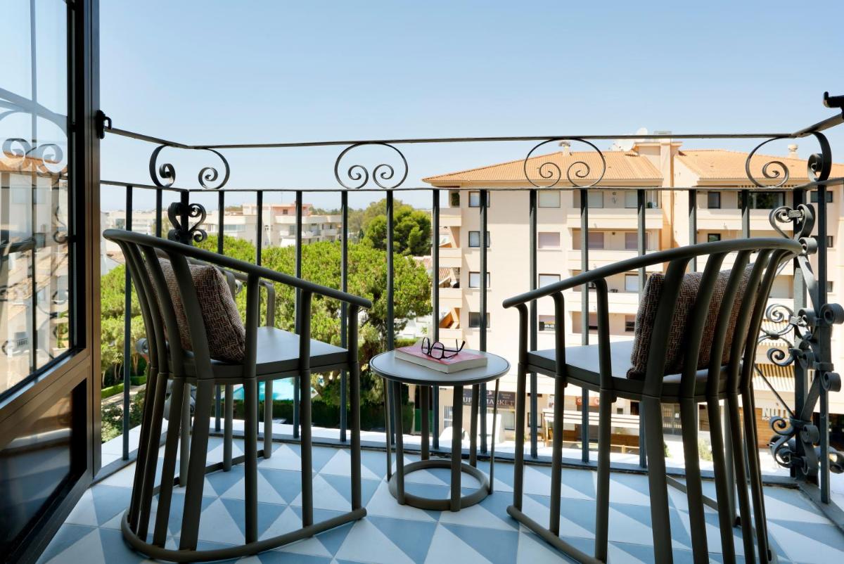 Un balcón o terraza de Hard Rock Hotel Marbella - Puerto Banús