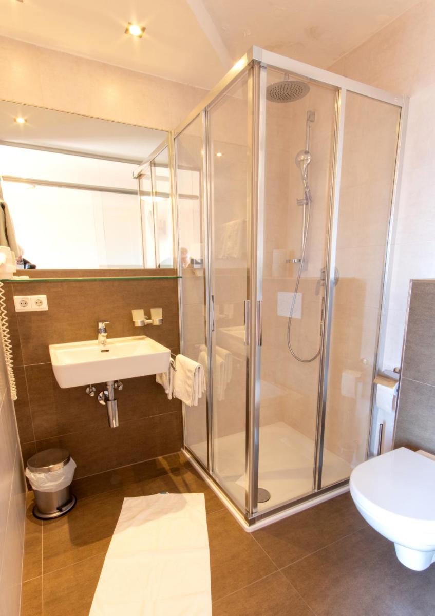 Café Pension Alpina - Housity