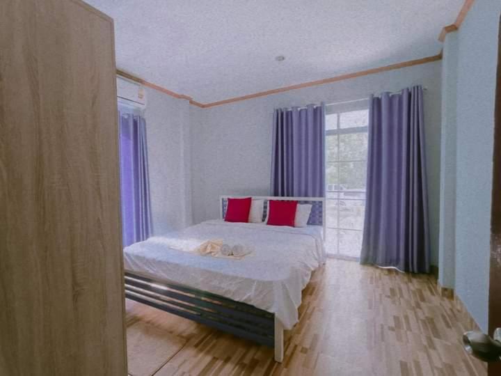 บ้านล้านวิว โฮมสเตย์ Million View Homestay ทีพักลานกางเต้น หุบป่าตาด อุทัยธานี - Housity