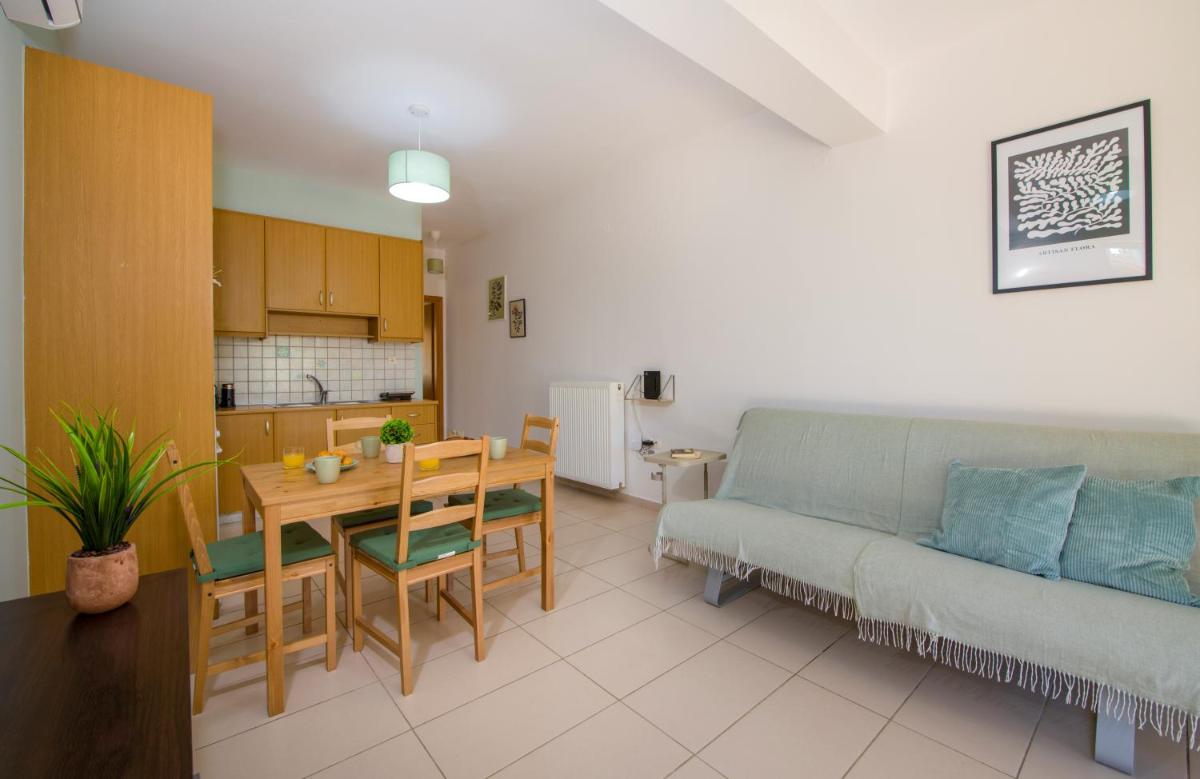 Peris House Souda - Housity