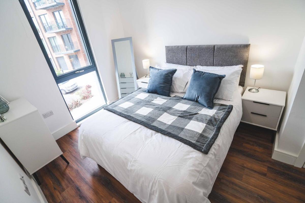 Modern 1-Bed Apartments - New - City Centre - FREE Wi-Fi - - Housity